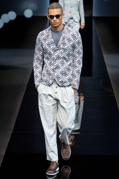 Look 17